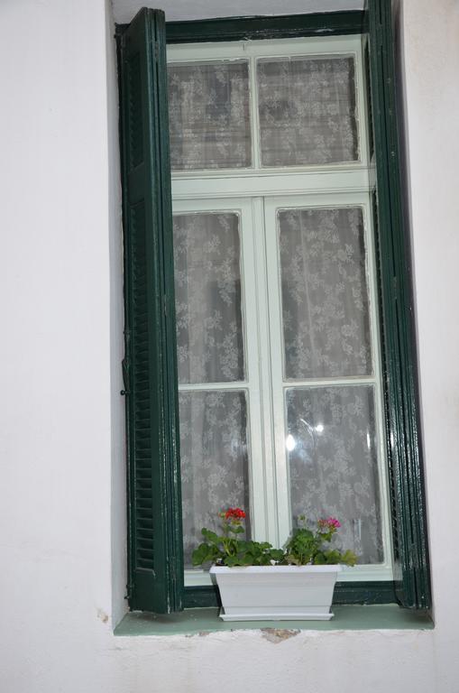 Aegli Rooms Tinos Bilik gambar