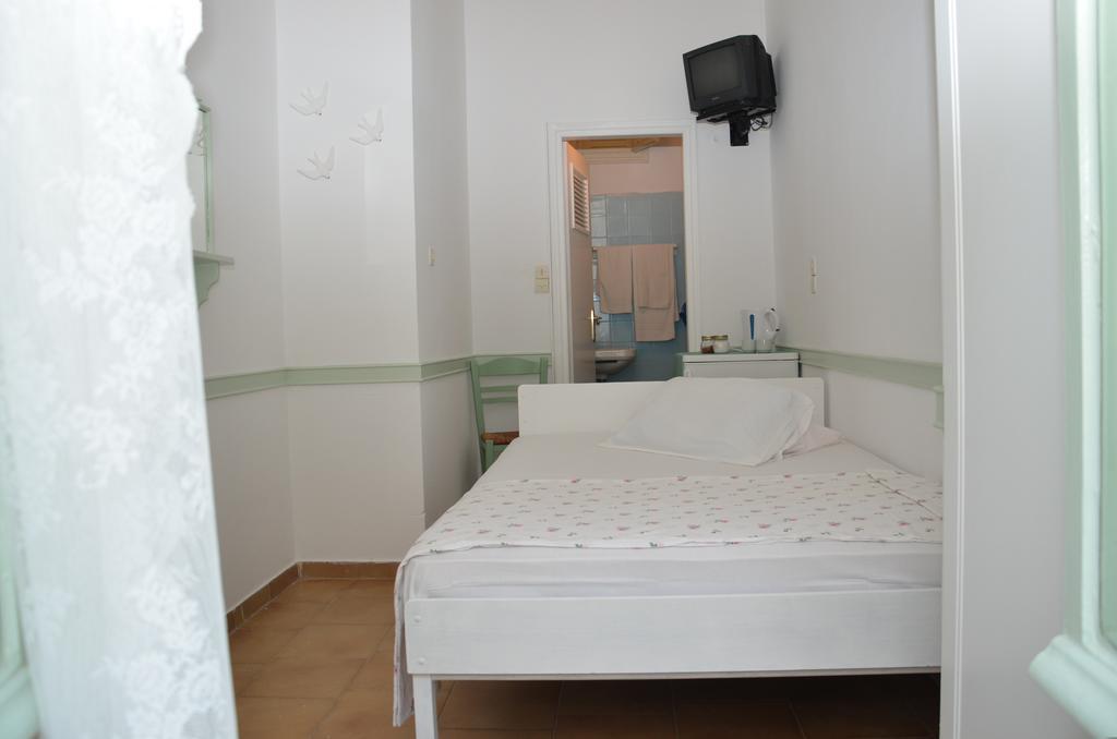 Aegli Rooms Tinos Bilik gambar